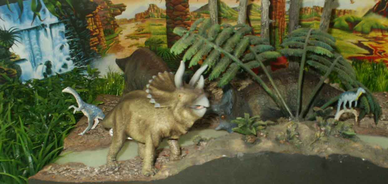 Schliech Triceratops, Marx Struthiomimus and Retro Classic Hypsilophodon Schliech Triceratops, Marx Struthiomimus and Retro Classic Hypsilophodon