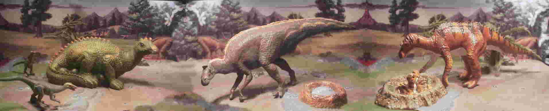 Maiasaura Troodon