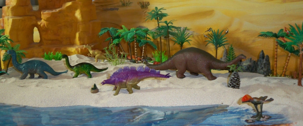 Hing Fat Allosaurus, UKRD CApatosaurus, Salvat Apatosaurus, Jasman Stegosaurus and Cog Dimetrodon
